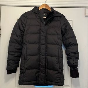 NWOT athleta girls “snow day down jacket” black puffer jacket - never worn